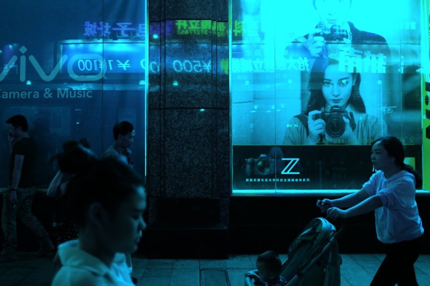 Metaverse di 2025: Hype Usang atau Kebangkitan Dunia Virtual yang Tak Terhindarkan?