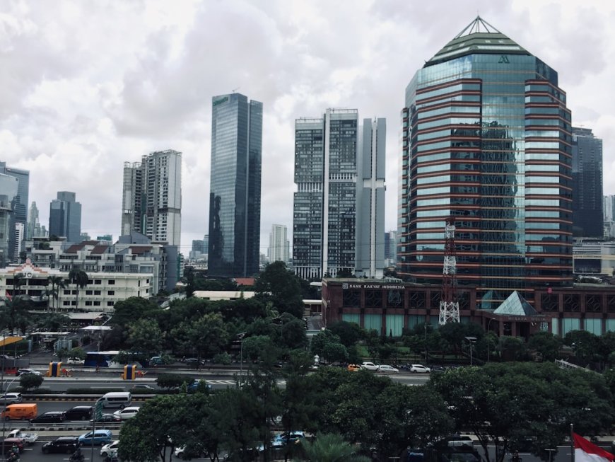 Tren Investasi Kripto Indonesia 2025: Regulasi OJK, Risiko Baru, dan Peluang Nyata