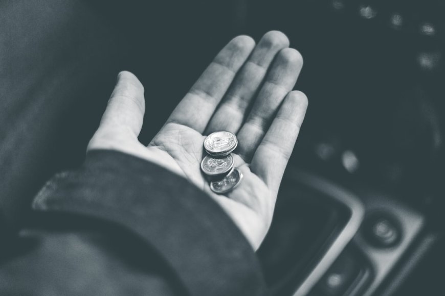 Bingung Lunasi Utang atau Investasi Dulu? Pakai Strategi Ini!