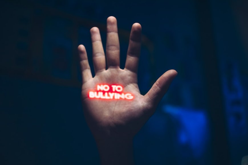 Kenali 7 Bentuk Bullying yang Sering Terabaikan