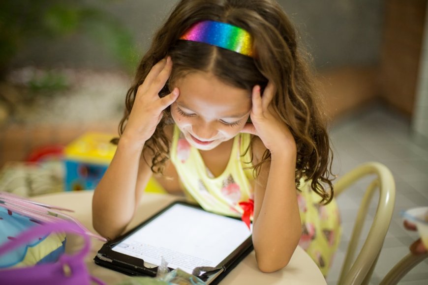 Anak Kecanduan Gadget? Kenali Gejala dan Cara Mengatasinya
