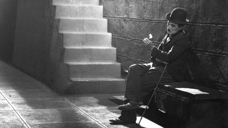 5 Teknik Film Bisu Charlie Chaplin yang Mengubah Wajah Komedi Selamanya