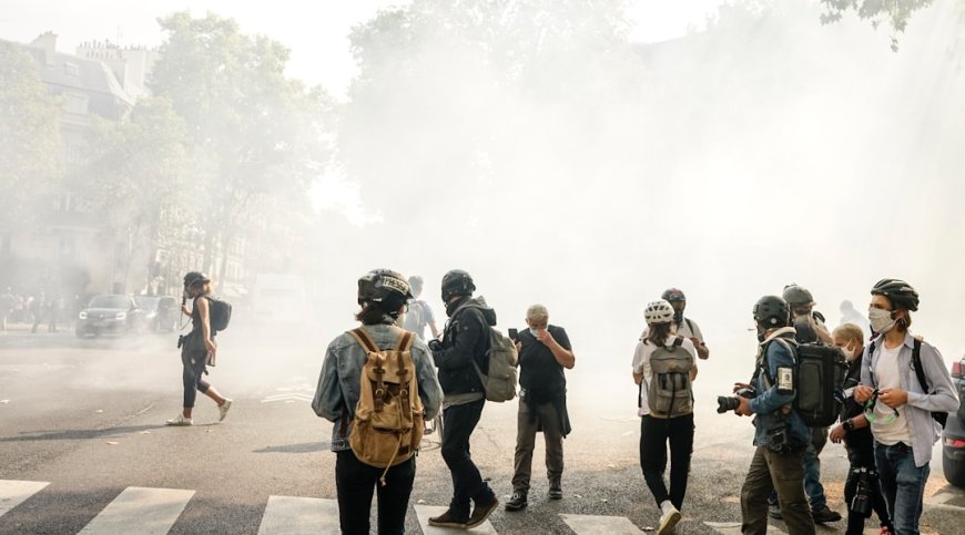 Kupas Tuntas 13 Poin Tuntutan Aksi 'Indonesia Gelap' yang Bikin Rezim Ketar-Ketir!
