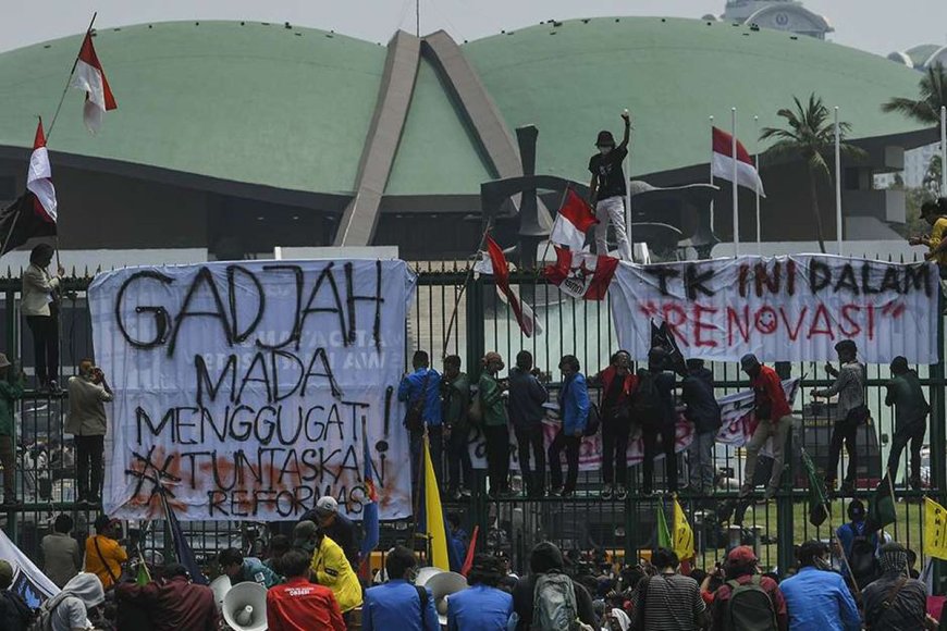 Kronologi Lengkap dari Titik Kumpul Sampai Pembubaran Paksa Aksi Demo DPR!