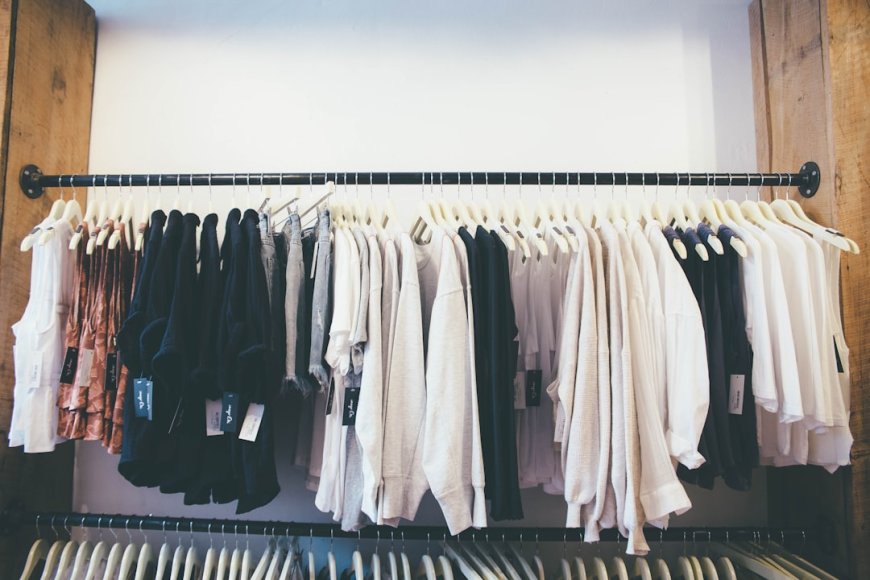 7 Outfit Basic yang Tidak Pernah Ketinggalan Zaman untuk Segala Acara