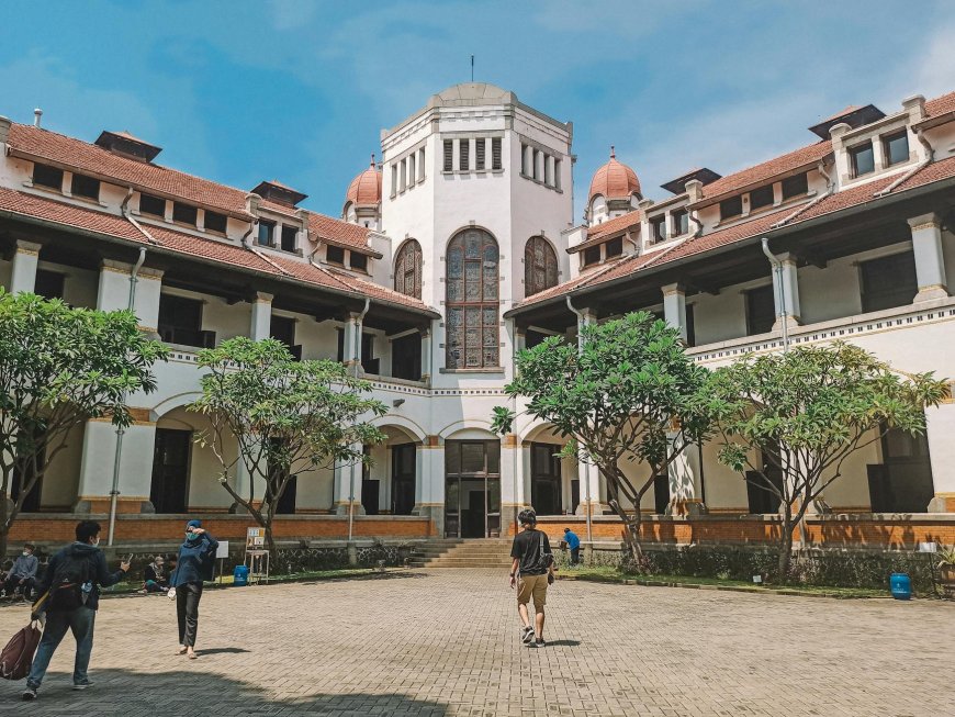 Kenapa Lawang Sewu Dijuluki Gedung Paling Angker di Indonesia?