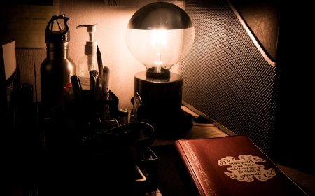 Menguak Tabir Gelap Ritual Pemanggilan Arwah Media Mantra dan Bahayanya