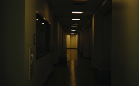 Mengapa Kampus Jadi Sarang Hantu Ternyata Ada Alasan Psikologis Dibaliknya