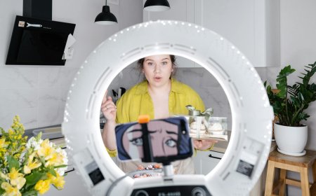 Pentingnya Memahami Perbedaan Content Creator dan Influencer