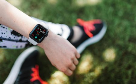 Smartwatch Terbaik 2025 untuk Pemantauan Detak Jantung yang Andal