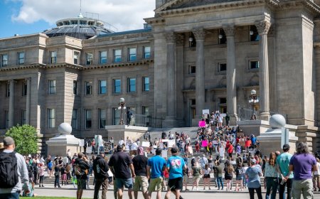 Waspada! Grup Facebook Picu Radikalisasi Ekstrem Kanan di Balik Layar