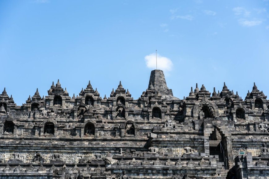 Siapa Arsitek Borobudur? Mengungkap Misteri di Balik Candi Megah Ini