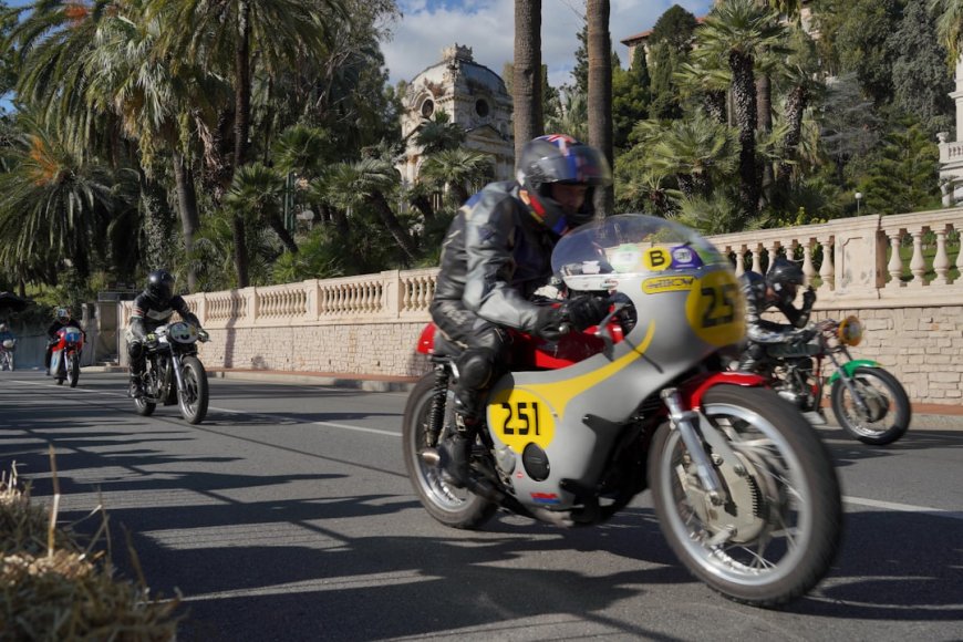 5 Rivalitas Valentino Rossi Paling Ikonik yang Mengubah Sejarah MotoGP