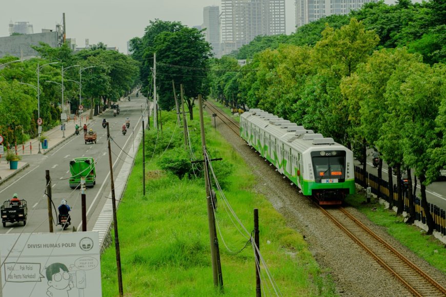 Demam Whoosh 10 Juta Penumpang Mengubah Total Wajah Jakarta Bandung