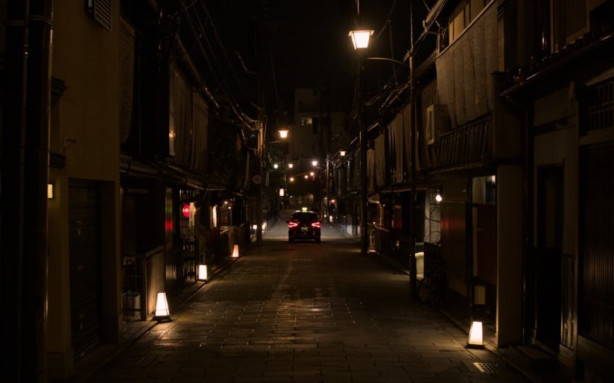 Legenda Kuchisake-Onna Terus Hidup di Balik Jalanan Gelap Kota Jepang