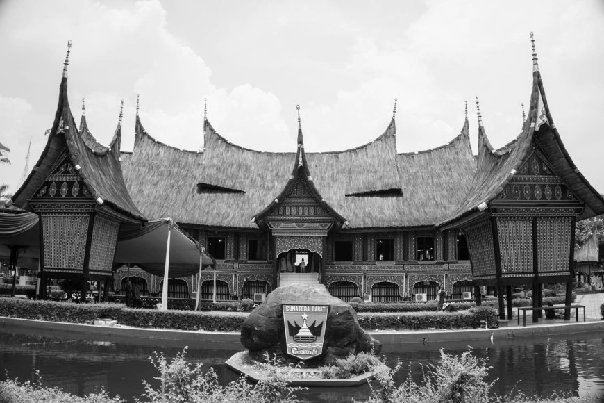 Menelisik Akar Sejarah Kuliner Padang yang Unik