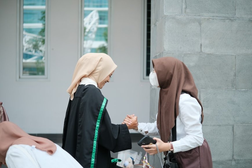 Investasi Aman Bukan Cuma Soal Cuan Stabilitas Politik Jawabannya