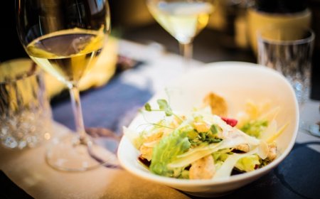 Makan Malam CEO DBS $15.000 Bongkar Mitos Investasi Hanya untuk Orang Kaya