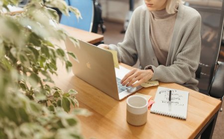 Jaga Mata Sehat di Era Digital, 7 Cara Efektif Hindari Kelelahan Layar