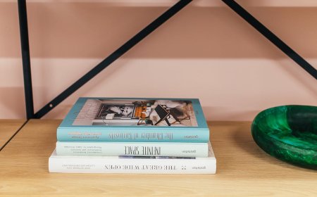 Tips Memaksimalkan Penyimpanan Buku Vertikal di Apartemen
