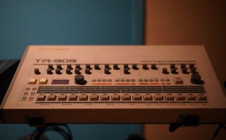 Roland TR-1000 Kembali Analog, Fusion Klasik Modern yang Mengguncang