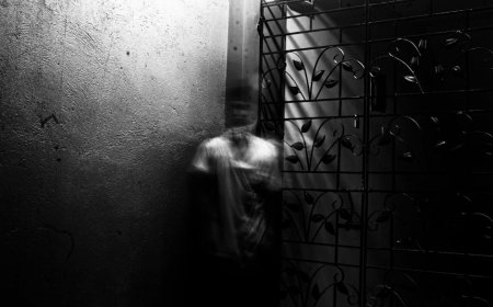 Mengintip Misteri Wanita Putih dan Anak Berhantu