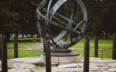 Revolusi Astronomi: Kisah Ilmuwan Mengubah Pandangan Bumi Datar ke Kosmos