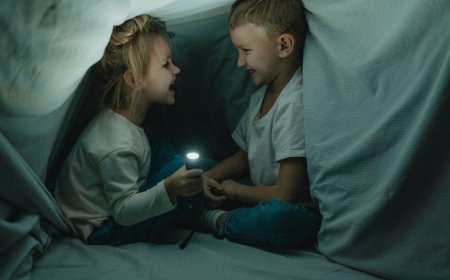 Malam Boneka Tertawa dan Rahasia Imajinasi Anak