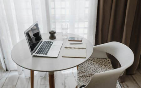 7 Cara Pilih Kursi dan Meja Kerja Ergonomis untuk Produktivitasmu