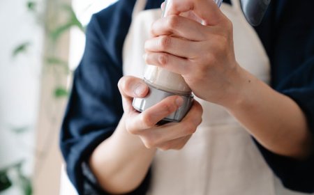 Bongkar Mitos! Kapan Sebenarnya Waktu Terbaik Minum Protein untuk Otot Optimal?