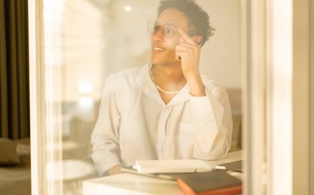 Zoom Fatigue Bukan Mitos! Begini Otakmu Bekerja Saat Rapat Online