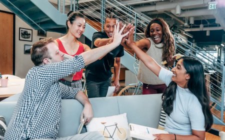 Masa Depan AI Jony Ive Akankah Buat Hidupmu Lebih Bahagia?