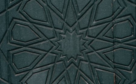 Menyelami Kisah Jataka di Relief Borobudur Warisan Moral dan Estetika