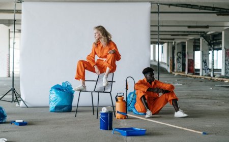 Jejak Emansipasi: Transformasi Seragam Pekerja Wanita Pabrik Indonesia 1970-an