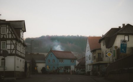 Penghuni Panti Jompo di Ujung Dunia dan Malam Tak Berakhir