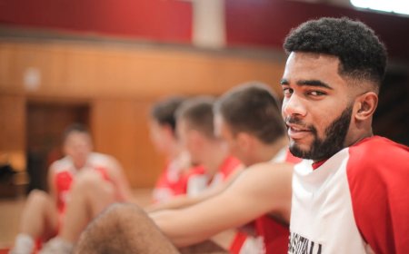 Tips Warming Up Dinamis Agar Terhindar Cedera di Futsal dan Basket