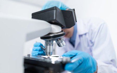 Kebijakan Trump Pangkas Riset Sains, Bagaimana Nasib Ilmuwan?