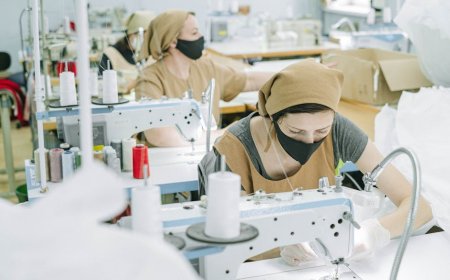 Kisah Perubahan Seragam Pekerja Wanita Tekstil 1970-an Indonesia dan Persepsi Publik