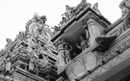 Mengungkap Simbol Fauna dan Mitologi Prambanan: Perbandingan Kosmologi Borobudur