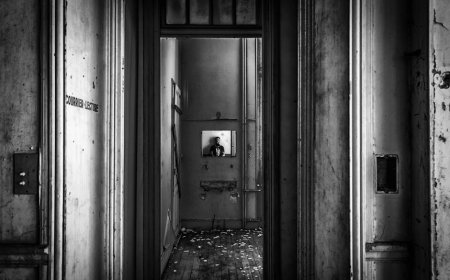 Cermin Di Rumah Baru Selalu Tertinggal 3 Detik Malam Ini Berubah