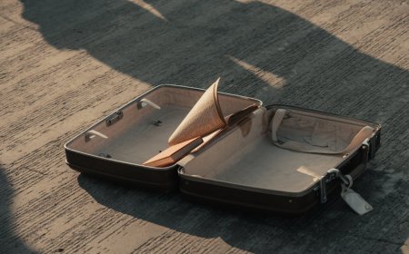 Rahasia Packing Minimalis Traveler Efisien Bawa 7 Barang Penting