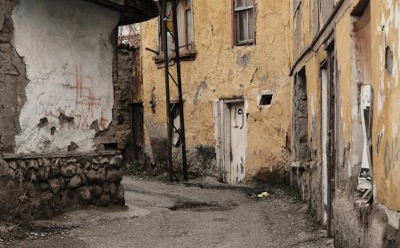 Jangan Sebut Pria di Basement Kisah Menegangkan Babysitter Malam Itu