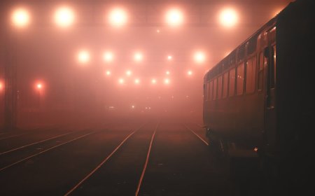 Benarkah Aku di Kereta Malam Menuju Gerbang Neraka?