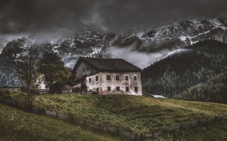 Jangan Pernah Masuk Rumah Sempurna di Tengah Hutan