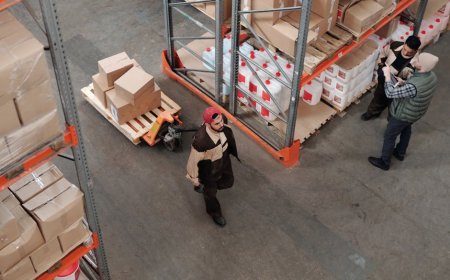 Bocoran Rencana Amazon: Robot Siap Ganti Ratusan Ribu Pekerja Manusia!