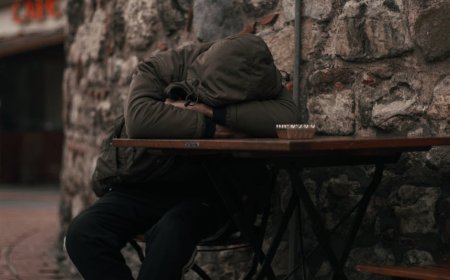 Mitos Nyeri Kronis Ganggu Tidur Nyenyak? Bongkar Fakta Terapi Dingin