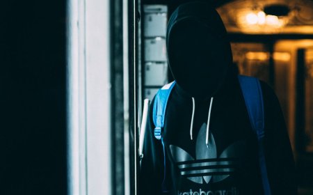 Malam Saat Semua Orang Berubah Menjadi Imposter