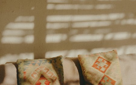 Motif Tenun Tradisional Nusantara yang Hampir Punah dan Maknanya