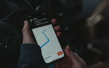 7 Rekomendasi Aplikasi AI Travel Planner untuk Liburan Otentik