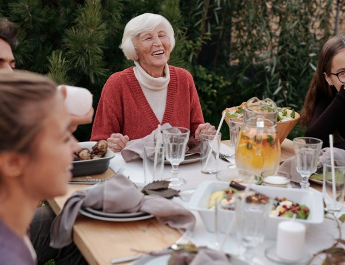 Manfaat Makan di Meja Makan untuk Kesehatan Mental Keluarga